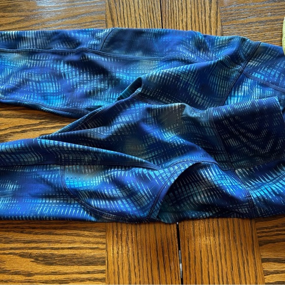 Lululemon Invigorate High Rise Flux Blue Multi Leggings Pockets Size 4 - Picture 3 of 6
